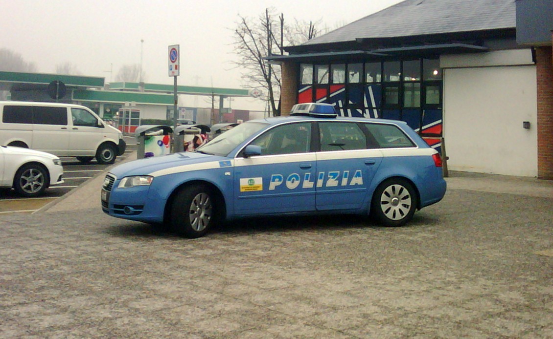 Audi_A4_B7_Polizia_Italia.jpg