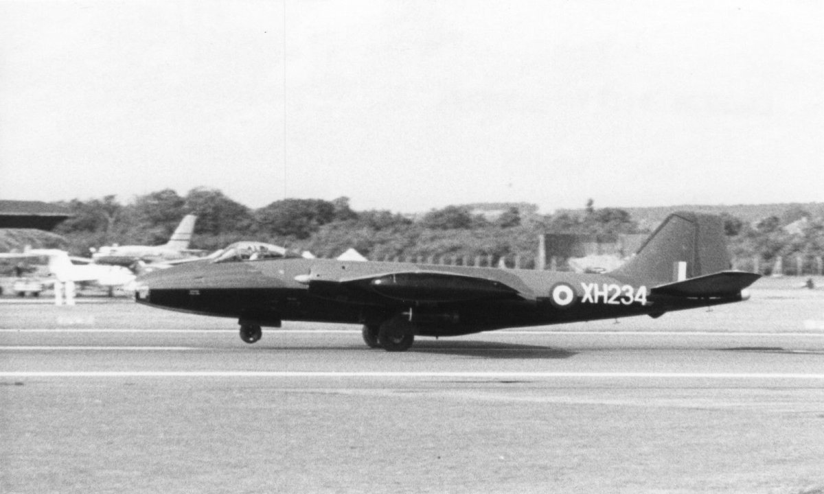 Canberra B(I).8, XH234 At Farnborough, 7 Sep 57