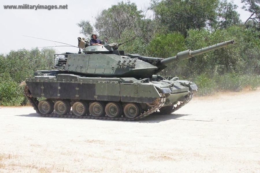 الدبابه Sabra .......التطوير الاسرائيلي للدبابه M60 Patton  الامريكيه  Full