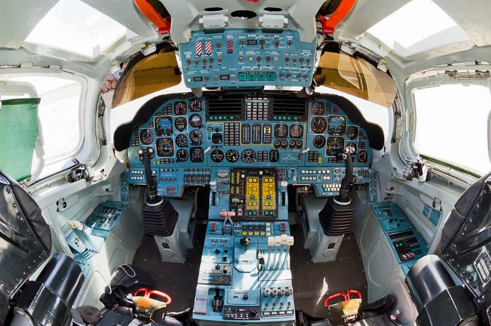 0_strategic_bomber_Russian_Air_Force_cockpit-60926.jpg