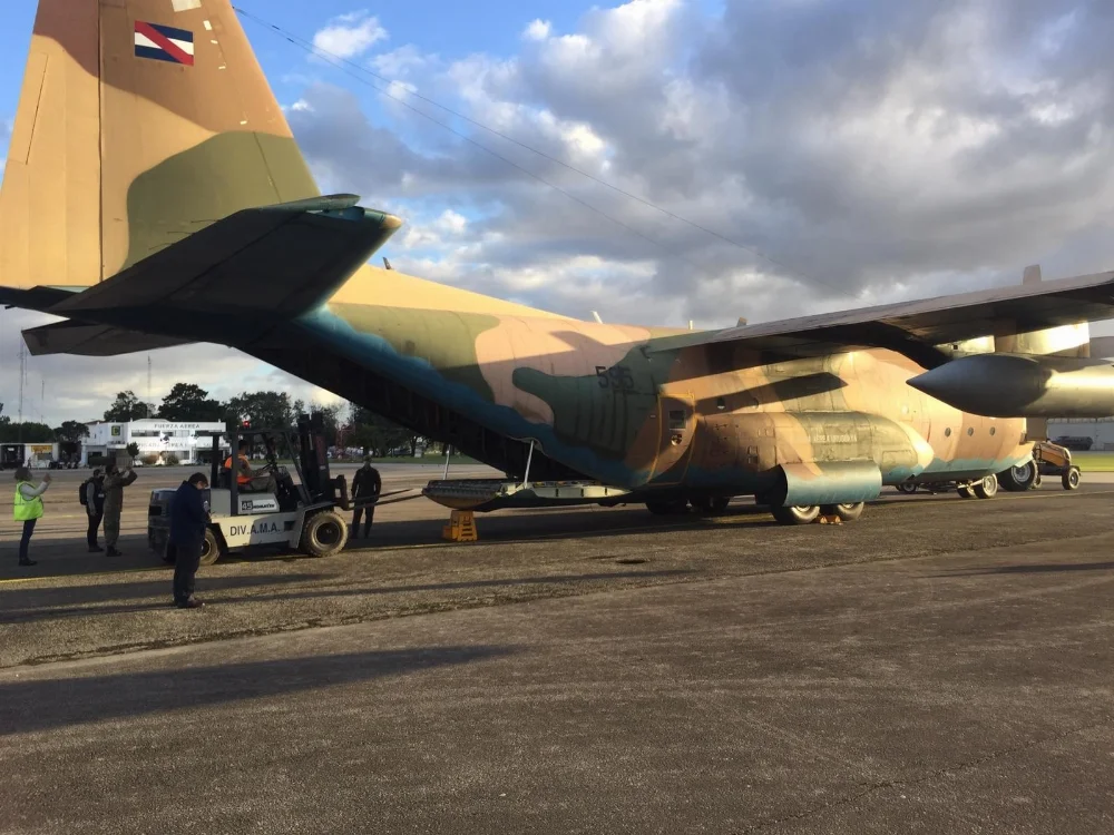 -130H-Matricula-595-Creditos-Fuerza-Aerea-Uruguaya.jpg