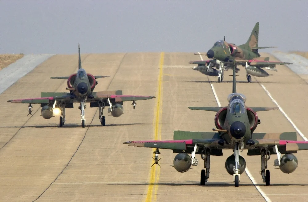 1920px-A-4SU_Skyhawk.webp