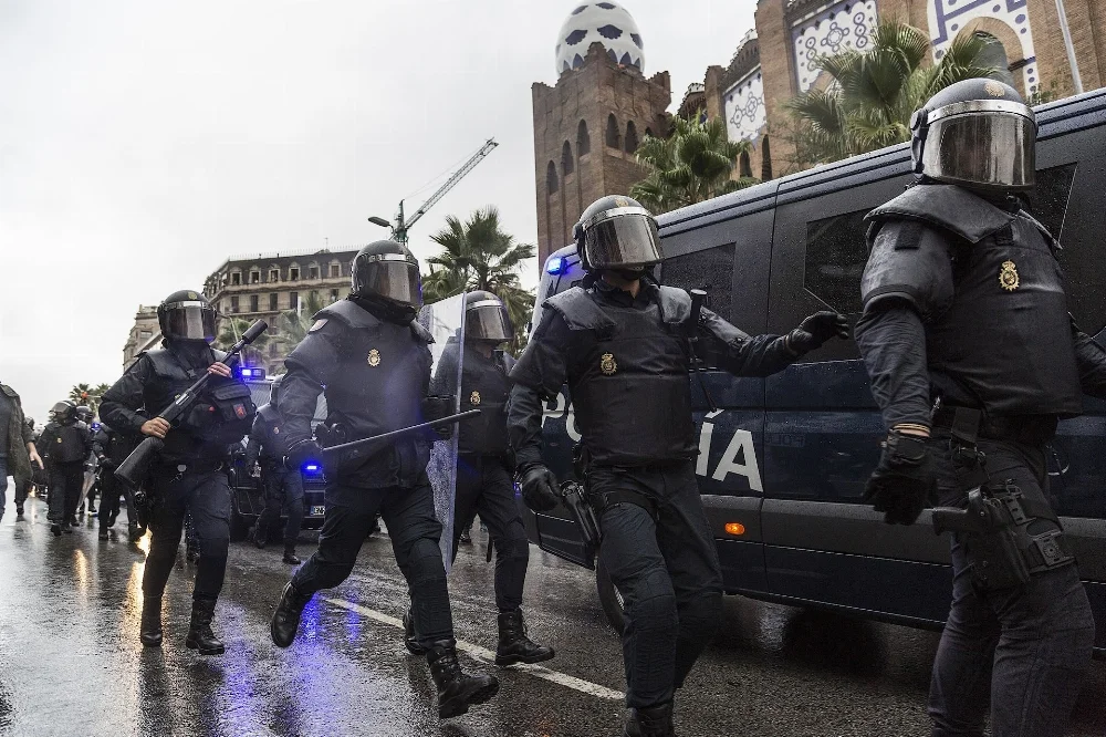 1o-referendum-policia-sergi-alcazar.jpg
