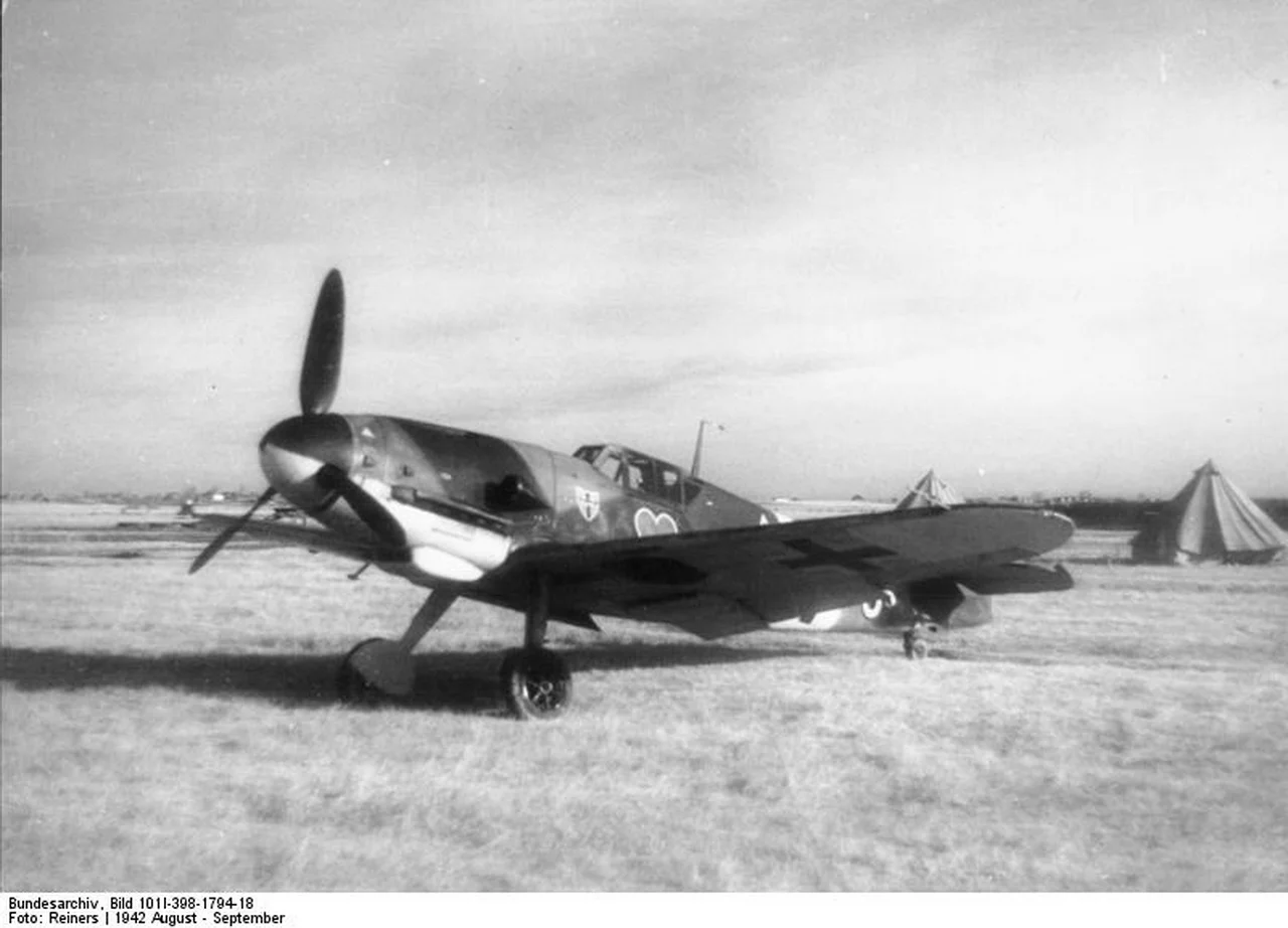 20120118160336!Bundesarchiv_Bild_101I-398-1794-18,_Flugzeug_Messerschmitt_Me_109_G-2_1.webp