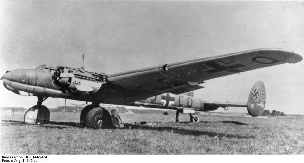 20120515195901!Bundesarchiv_Bild_141-2474,_Flugzeug_Messerschmitt_Me_261_V-2_1.webp