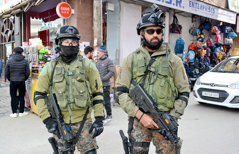 20kashmir-equipped-technology-gadgets3.webp