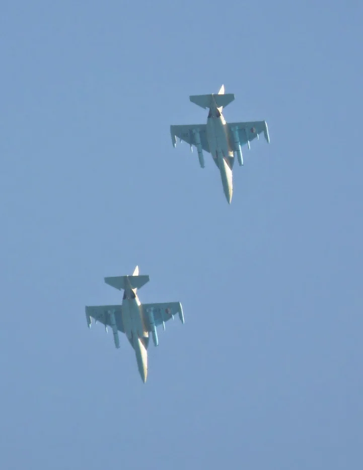 647801YAK130.webp