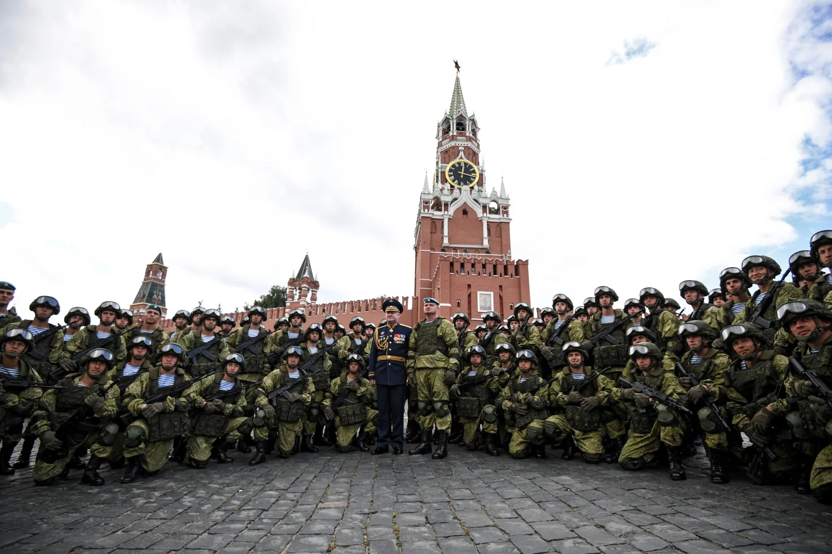 Вдв на красной площади