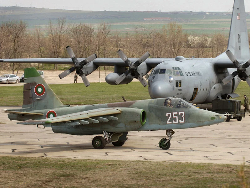 799px-Sukhoi_Su-25_BAF.jpg
