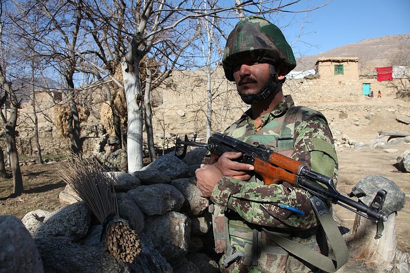 800px-Afghan_national_army_soldier_in_Gomrai.jpg