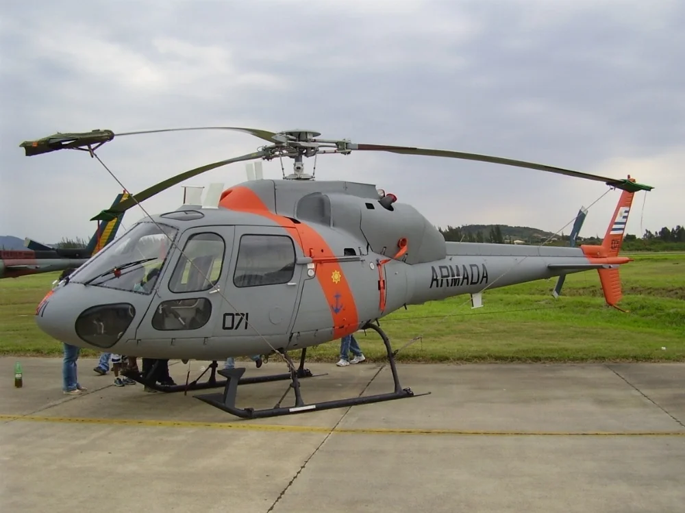 Aerospatiale_AS-355F_Ecureuil_2.webp