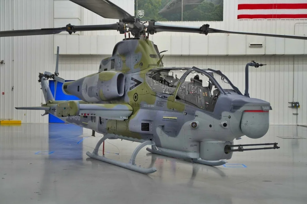ah-1-1z-13-01.webp