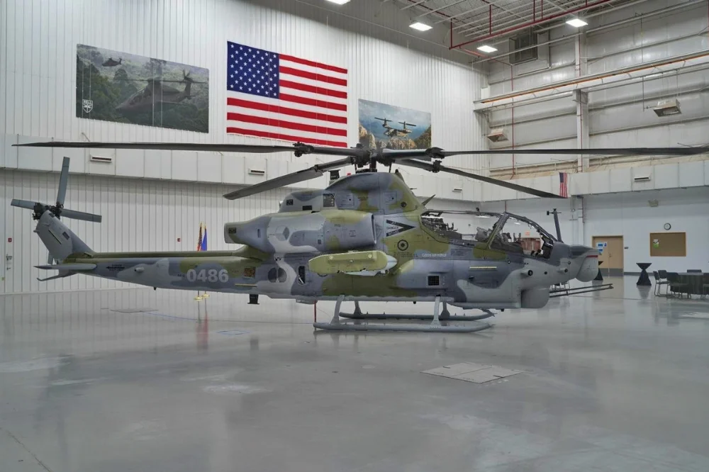 ah-1-1z-15-01.webp