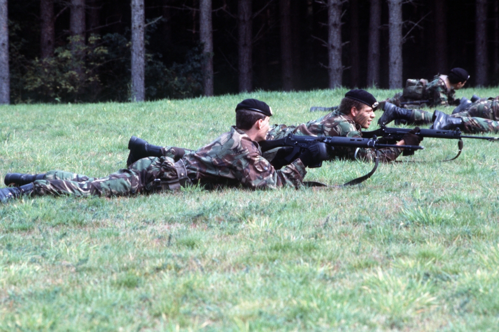 are-to-fire-british-762-mm-l1a1-rifles-775c9a-1600.jpg