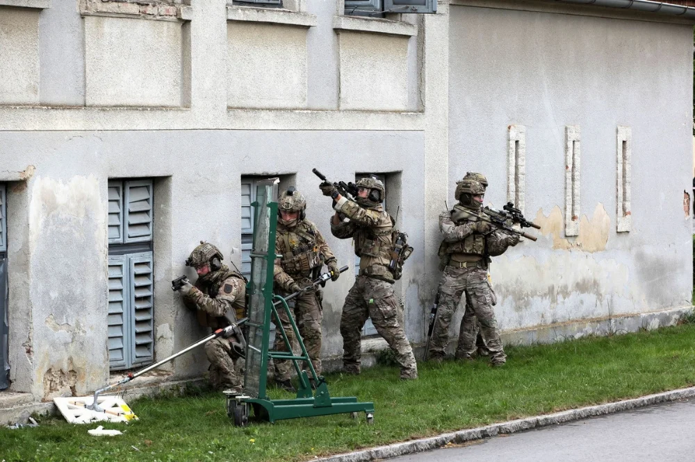 Austria-29334920864.webp