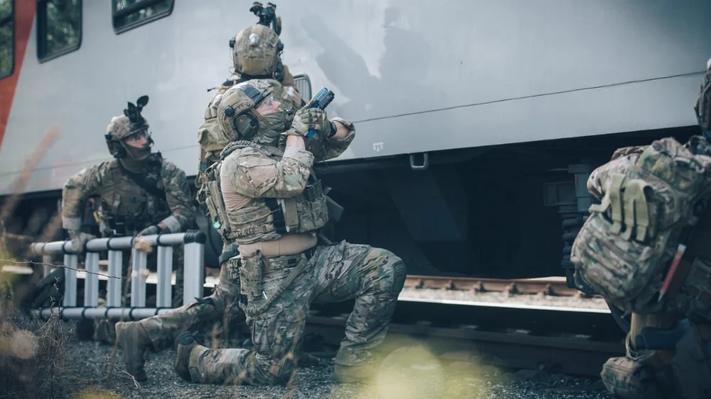Austria-jagdkommando-Train-Jacking001.webp