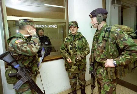 BRITISH SOLDIERS, U.S. SOLDIERS,with interpeter in bosnia.webp