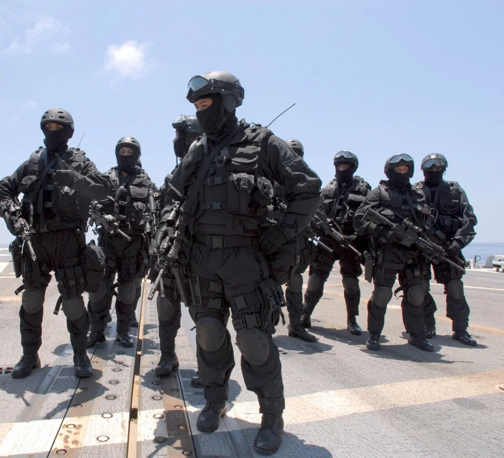 Brunei_Special_Forces_unit_on_USS_Howard_(DDG-83)_during_CARAT_2008_2.jpg