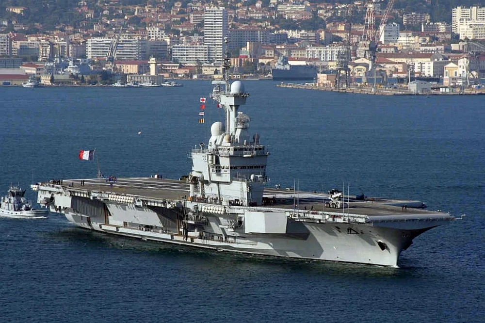 Charles-De-Gaulle-F8.webp