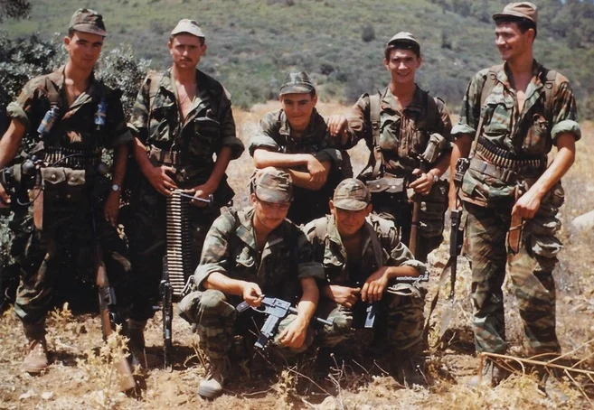 Commando_MONTFORT_Yves_ROEHRIG_droite.webp