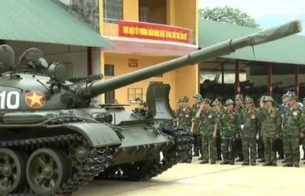 cuc-hiem-canh-xe-tang-t-62-viet-nam-dien-tap-hiep-dong-Hinh-5.webp