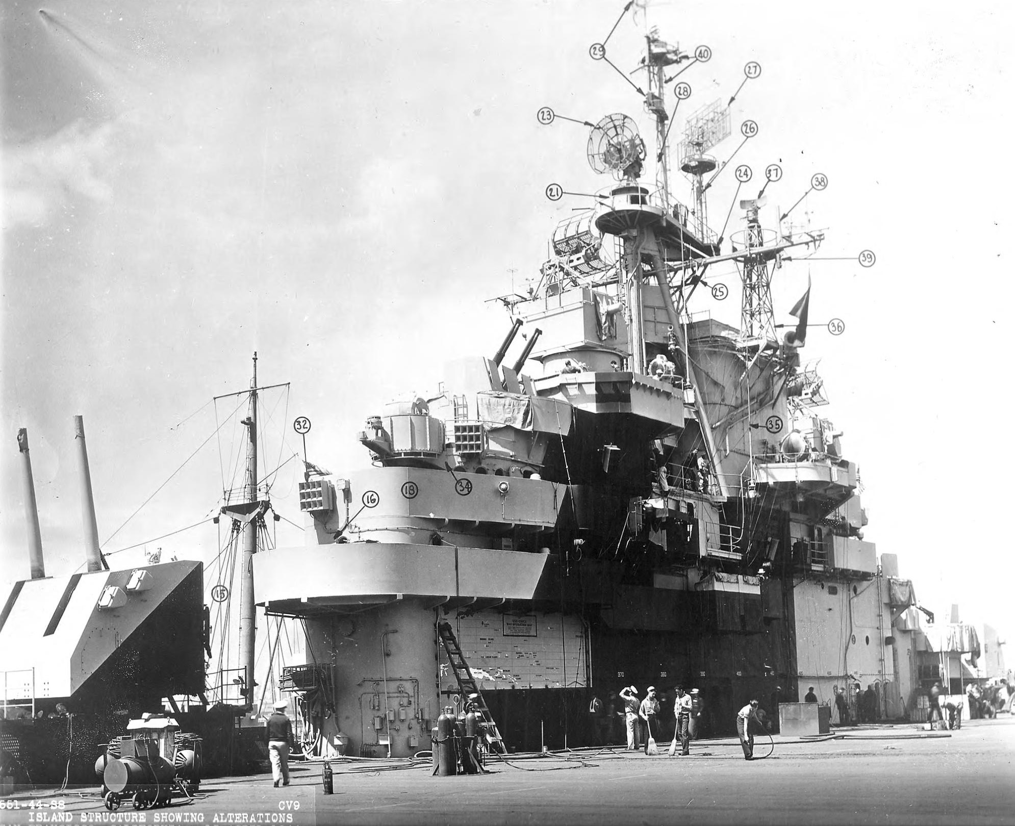 CV 9 USS Essex -037 - 1944.jpg