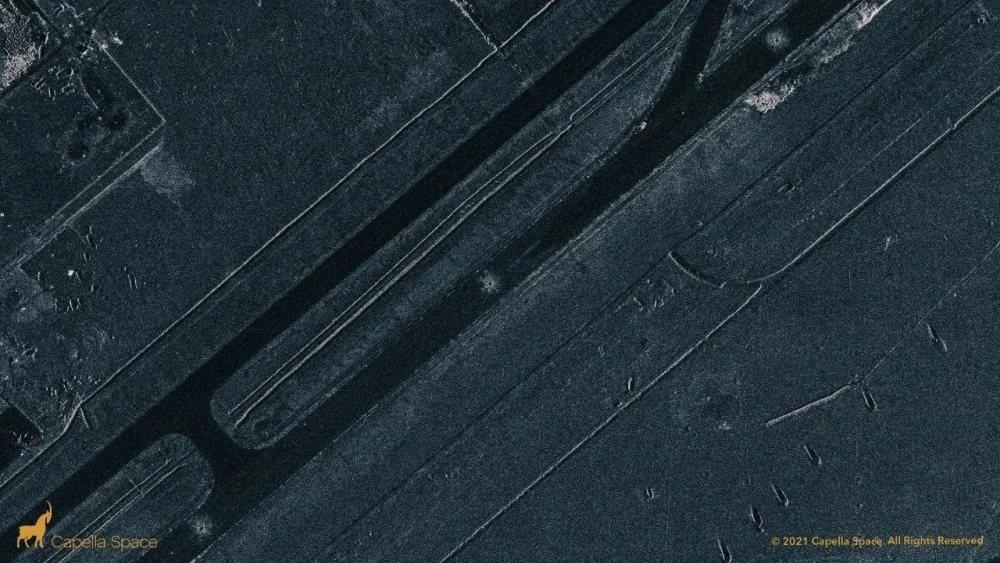 damask airport rnway.webp