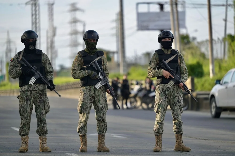Ecuador-prison-guards-GettyImages-1251828041.webp