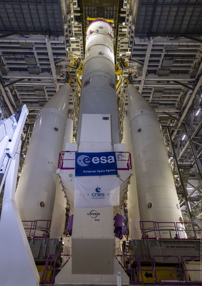 ESA-CNES-ArianeGroup-Arianespace-CSG-Service-Optique_01r.jpg