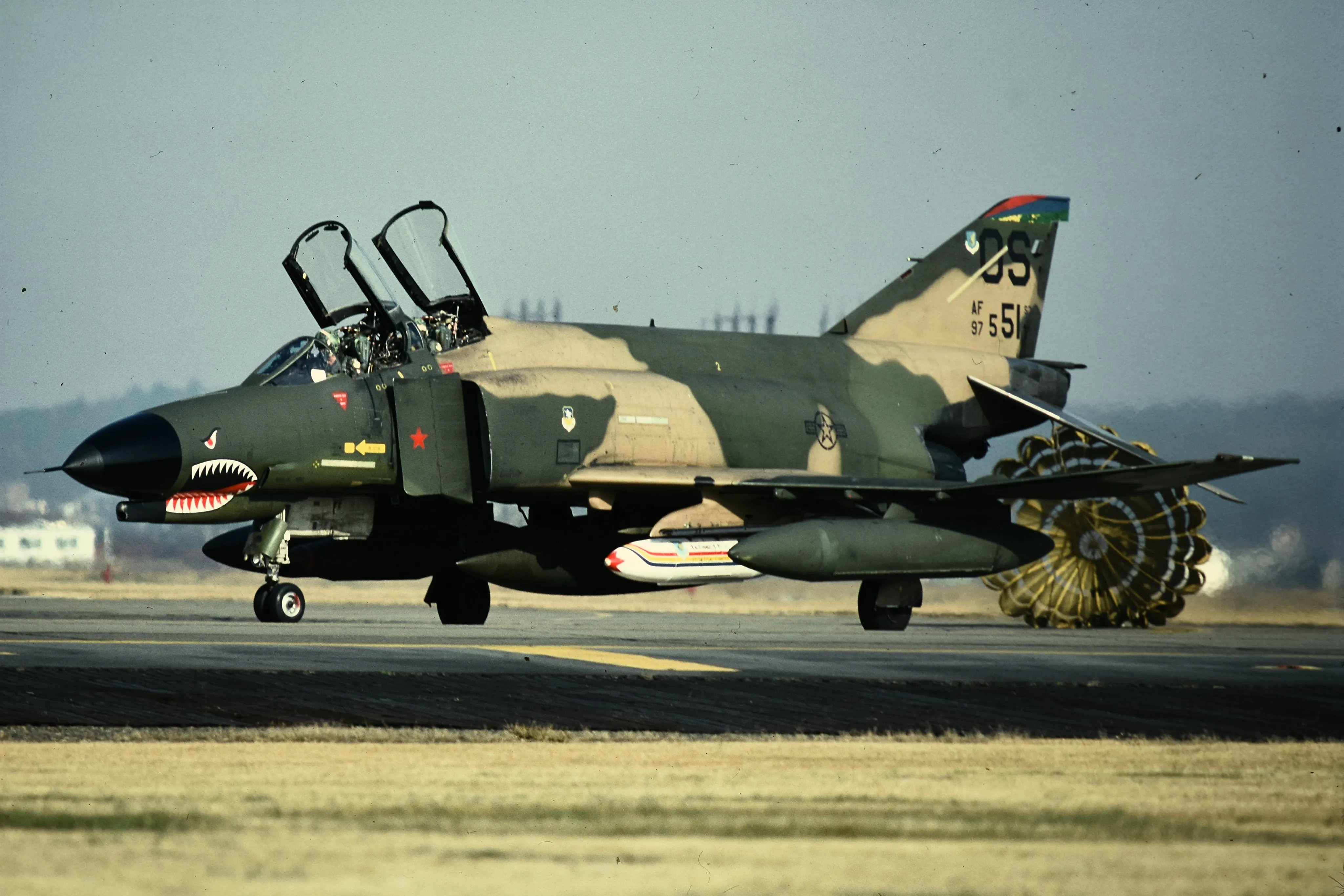 EZGSlD-UYAEMVEt?format=jpg&name=4096x4096.webp