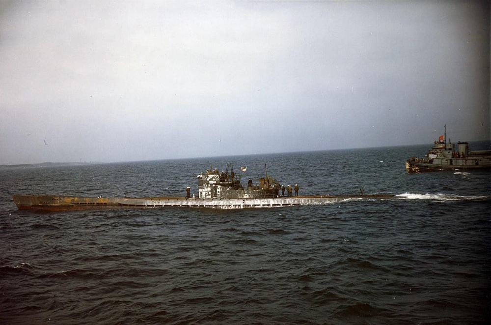 German-U-858-was-taken-over-by-a-U-S-Navy-crew001.jpg