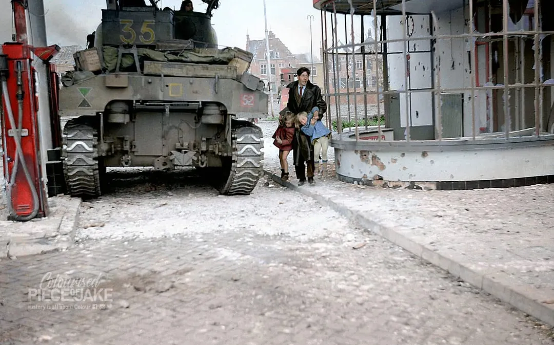his-two-children-away-from-danger-v0-hmqqe4d28h7f1.webp