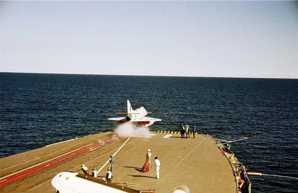 HMAS-Melbourne-R21-013a.webp