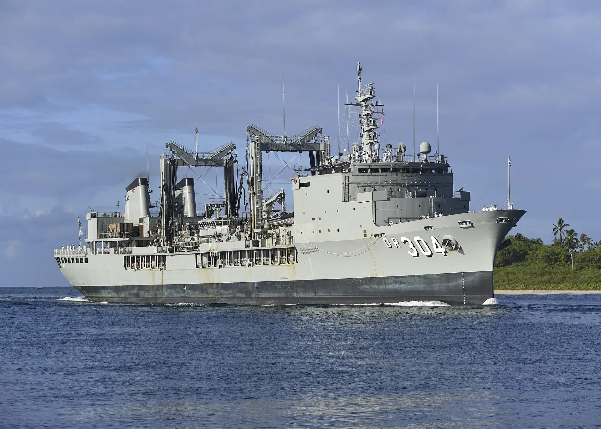 HMAS_Success_arriving_at_Pearl_Harbor_in_June_2018.webp