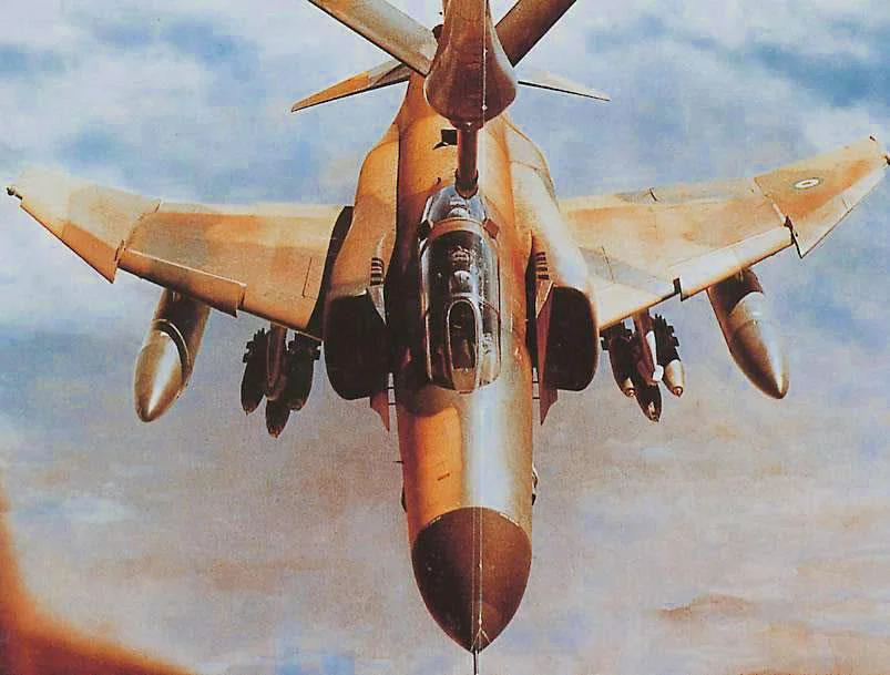 Irani-F-4-Phantom-II-refueling-through-a-boom.webp