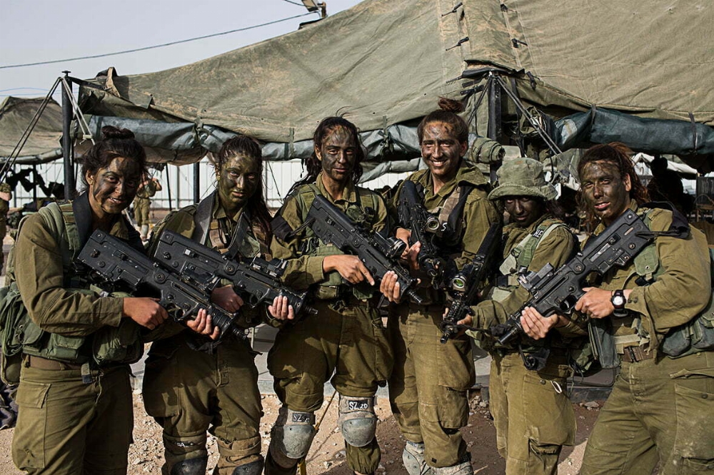 israel-mostly-female-caracal-battalion.jpg