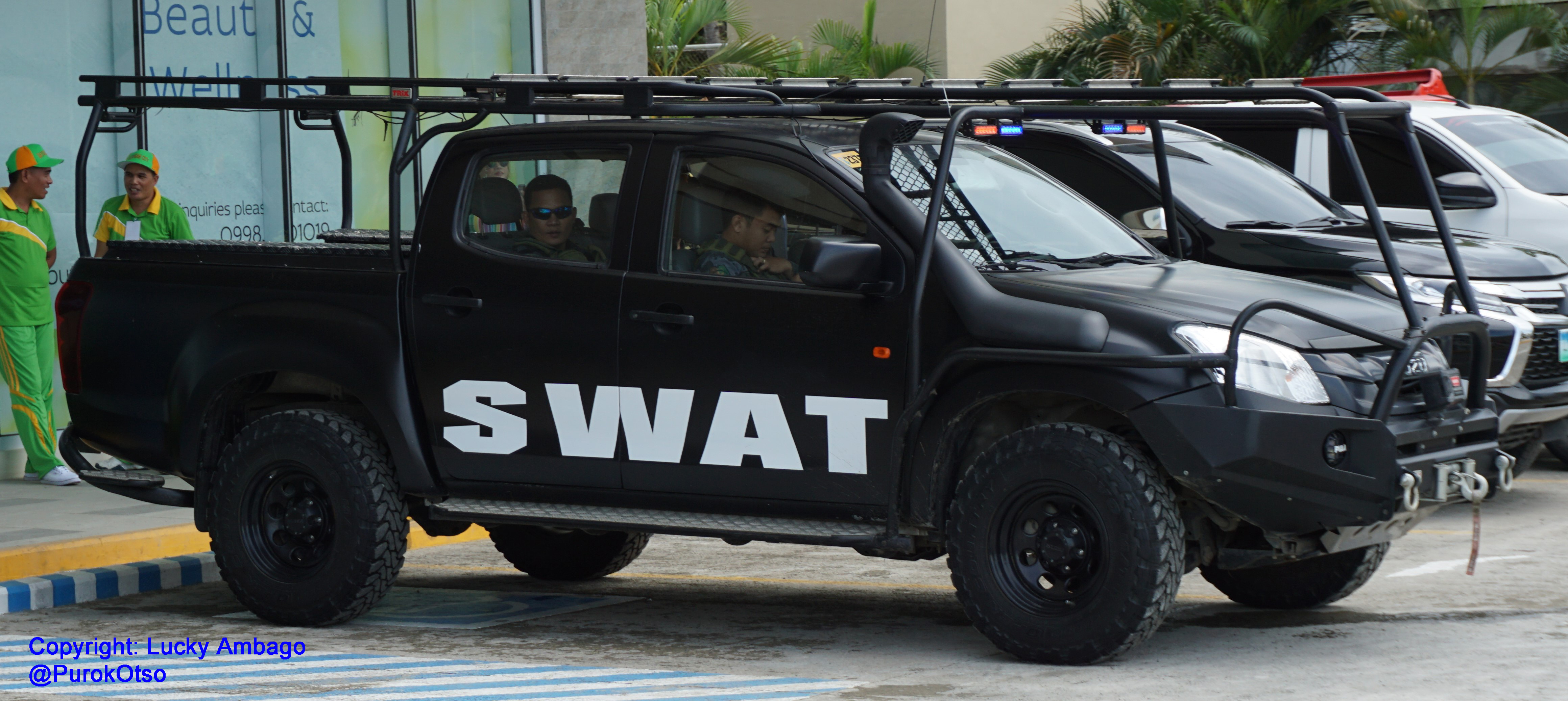 Isuzu_D-Max_Special_weapons_and_Tactics_Vehicle_of_PNP_13th_RPSB.jpg