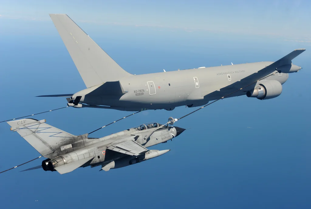 KC767%20e%20Tornadoh.webp
