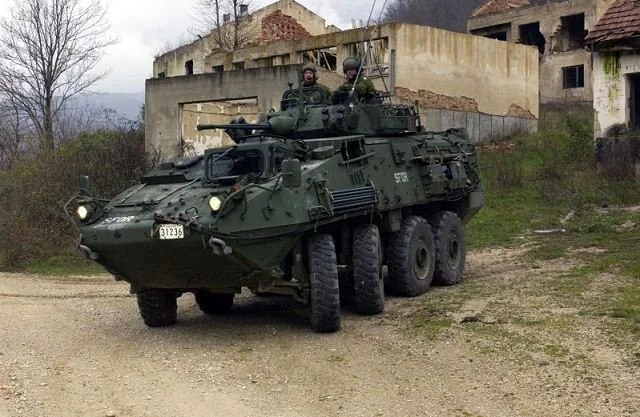 Kodiak_LAV_III_wheeled_armoured_vehicle_Canada_Canadian_army_640.jpg