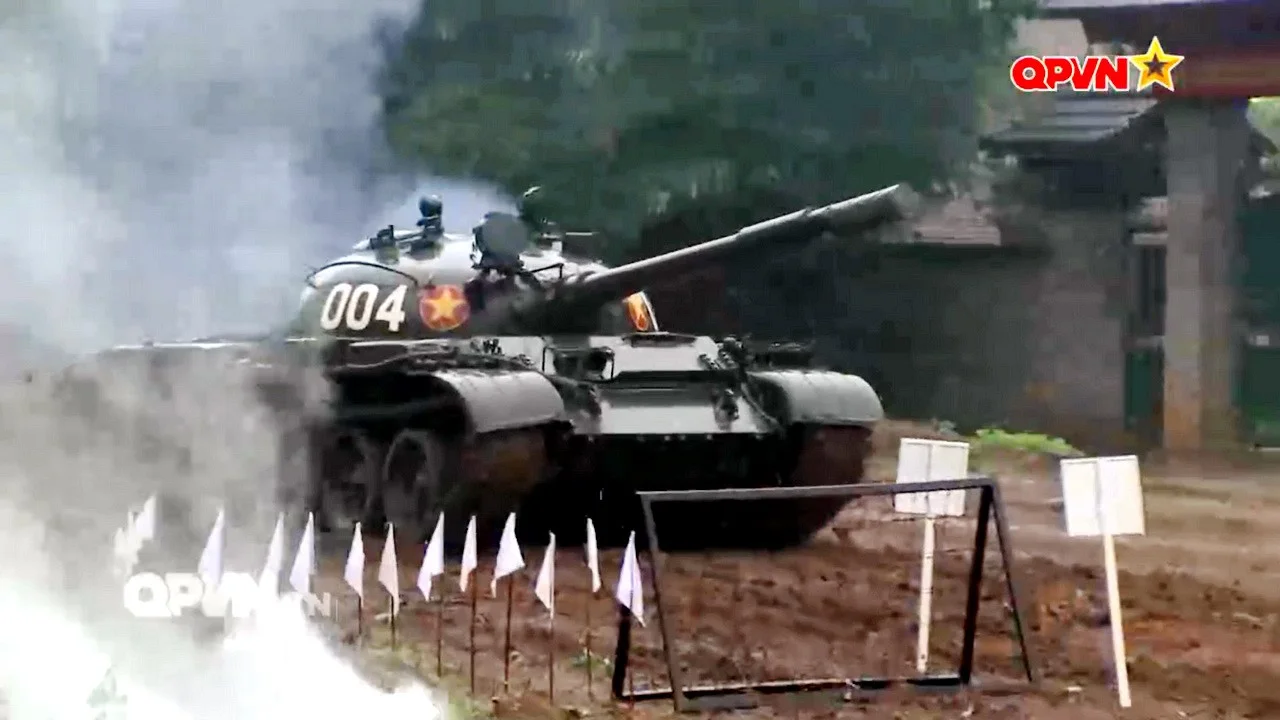 lan-dau-tien-xe-tang-t-62-viet-nam-xuat-hien-voi-so-luong-lon-Hinh-4.webp