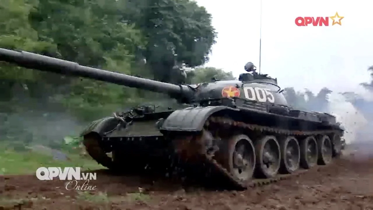 lan-dau-tien-xe-tang-t-62-viet-nam-xuat-hien-voi-so-luong-lon-Hinh-5.webp