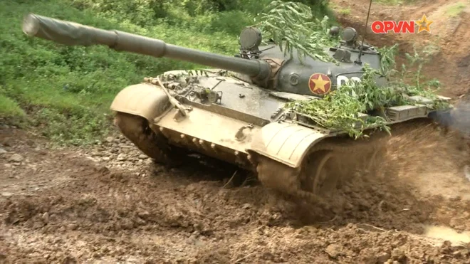 lan-dau-tien-xe-tang-t-62-viet-nam-xuat-hien-voi-so-luong-lon-Hinh-7.webp