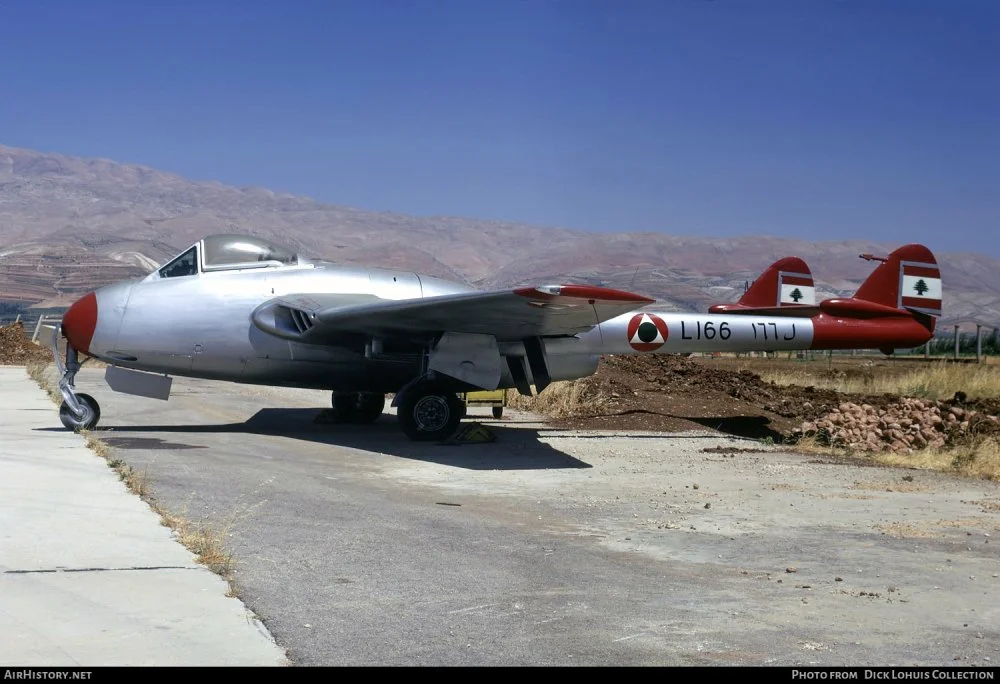 Lebanese DH.100 Vampire FB.5 (L166) at Rayak (August 1966).jpg