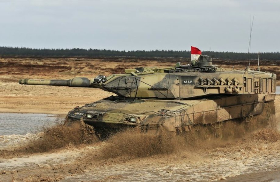 leopard-tank-danish-920-53.jpg
