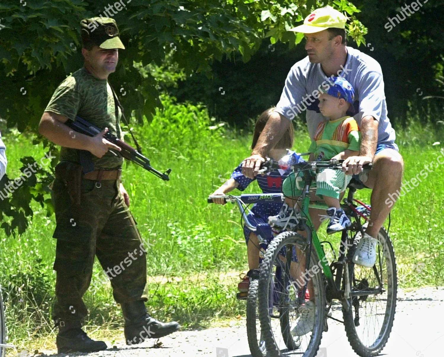 macedonia-peace-talks-ohrid-macedonia-shutterstock-editorial-7172896c.webp