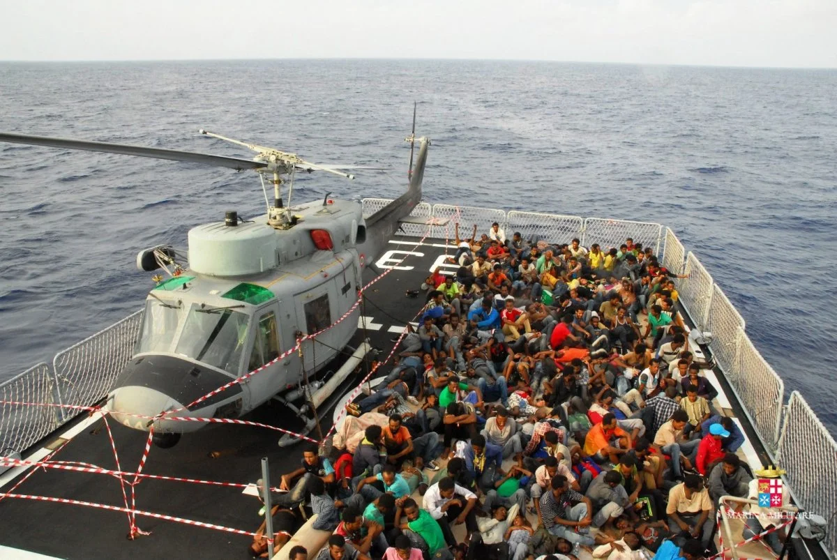 Marina-Militare-Migranti-1.webp