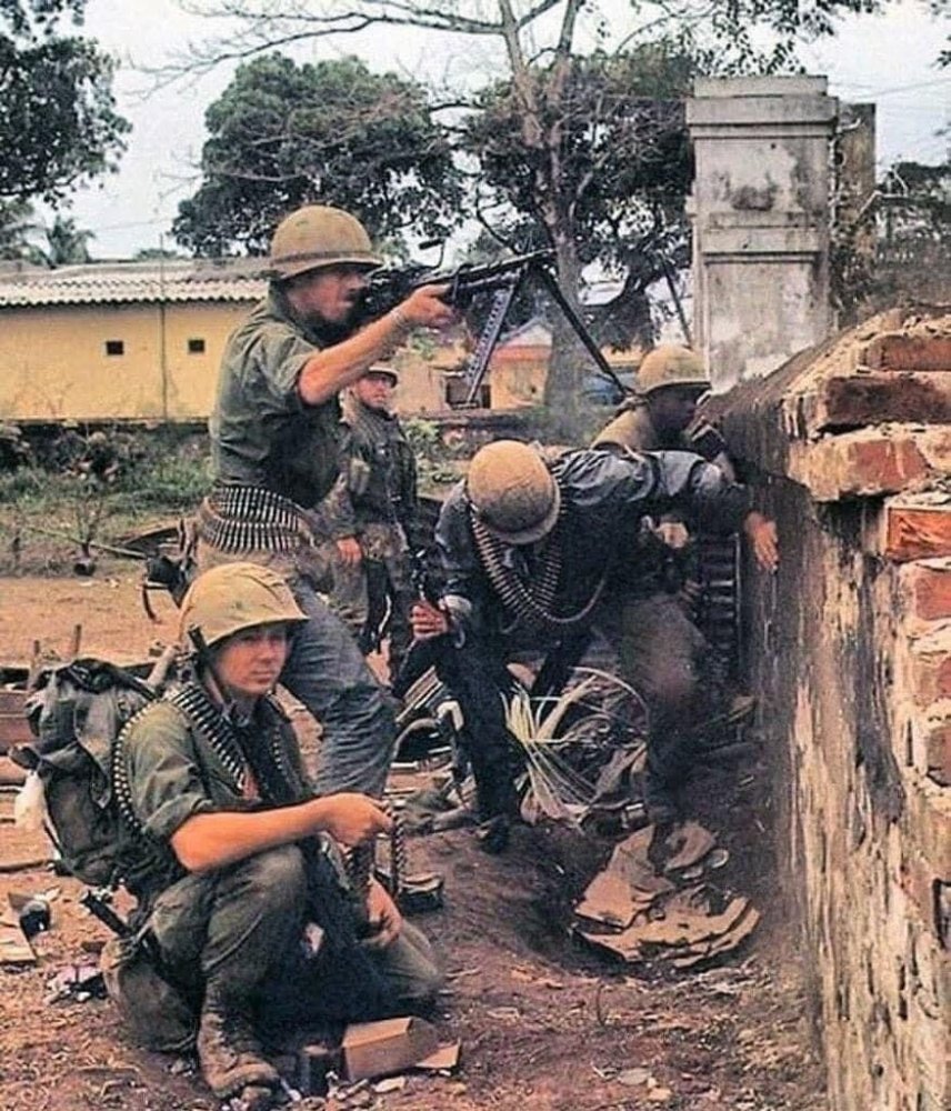 Marines battling NVA and Vietcong forces in the city of Hue.jpg