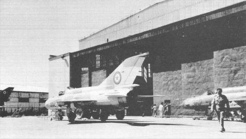 MiG-21 AAF 035, bis frente a TEC.jpg