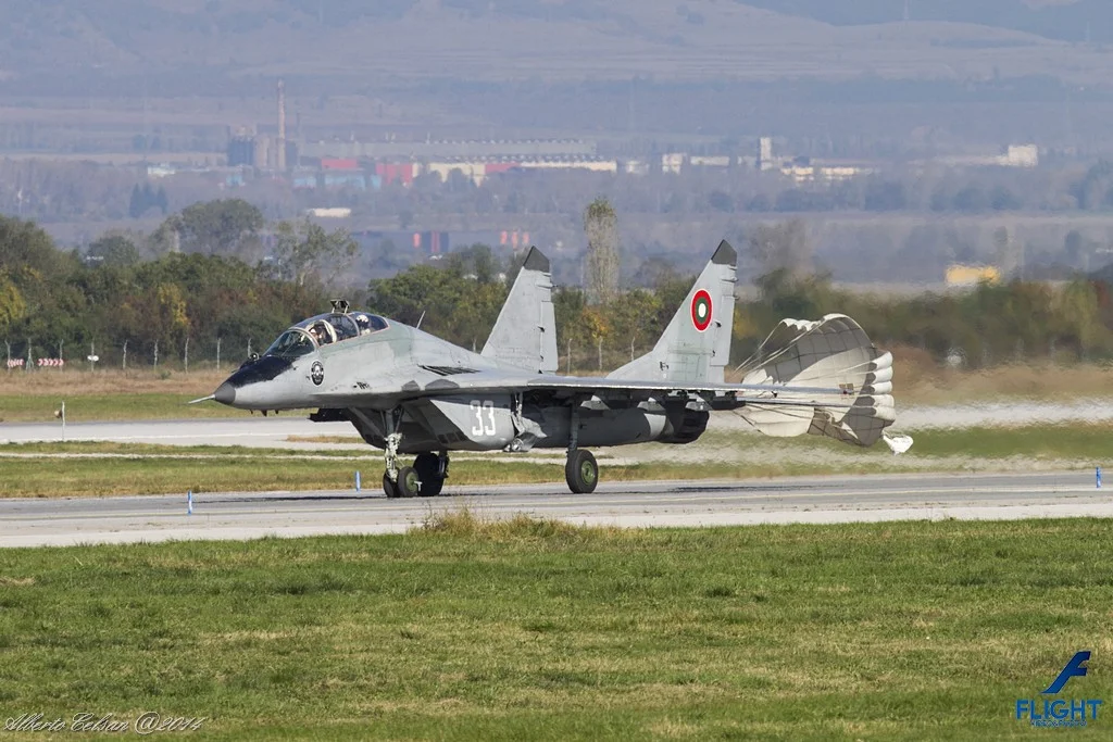 Mig-29-drag-chute.webp