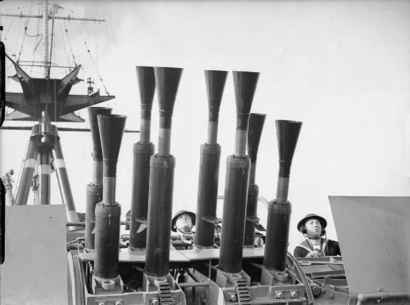 MkVIIIpompomsHMSRodney1940.webp